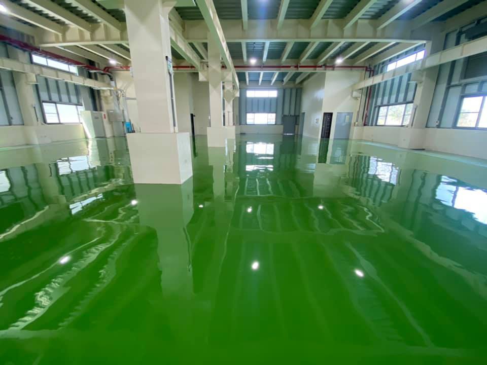 Epoxy地板工程怎麼選？從環氧樹脂特性、施工流程到地坪材質比較